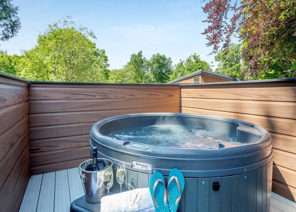 Willa V28 - The Lookout With Hot Tub Bangor  Zewnętrze zdjęcie